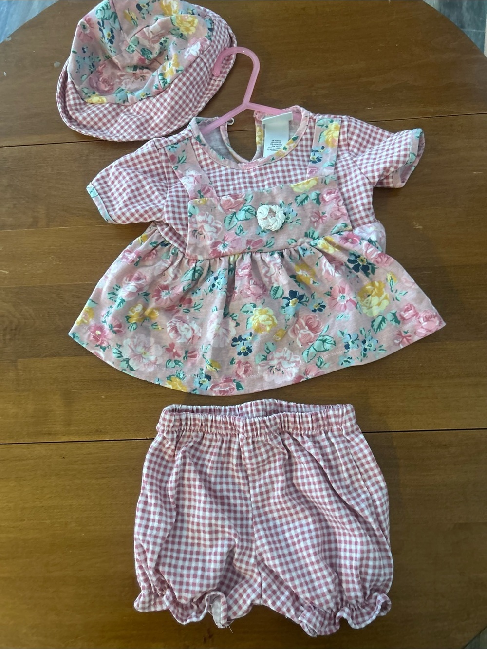 Vintage cowboys and angels 3/6 month 3 piece floral gingham Too bottom hat